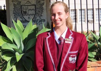 katelyn Kate-Lynn Kruger blink uit in die swembad