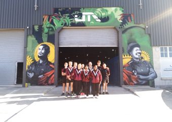 igo besoek IGO besoek tegnologiese besighede in Gqeberha